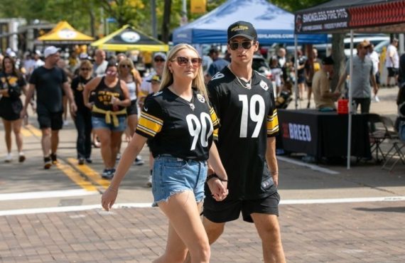 AGA Projects Flat NFL Betting as Prediction Markets Expand
