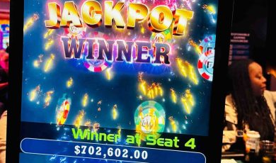A royal flush in spades hit the Mississippi Stud progressive for $702,602 at Rivers Casino Pittsburgh.