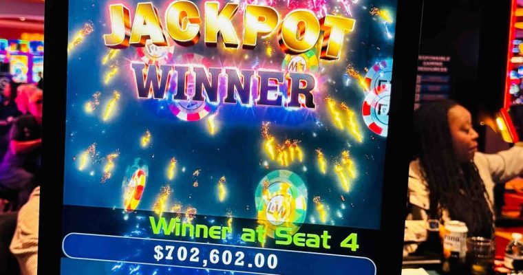 A royal flush in spades hit the Mississippi Stud progressive for $702,602 at Rivers Casino Pittsburgh.